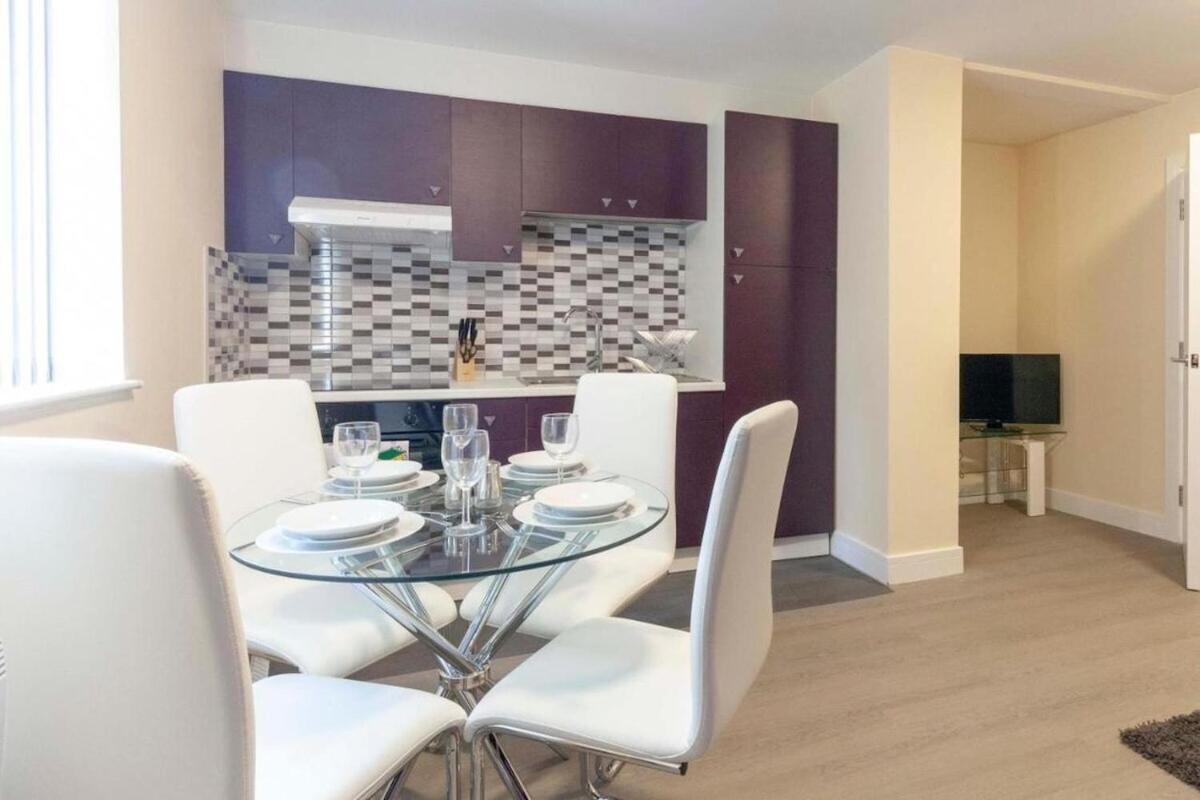 Sav Apartments Clarence Street-Loughborough Room photo